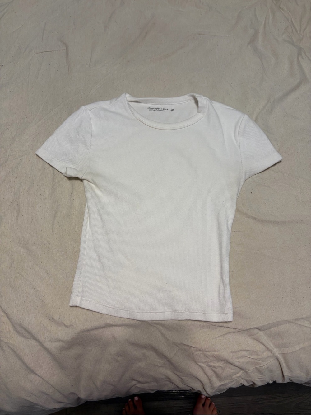 Abercrombie & Fitch White Short Sleeve Crewneck Tee